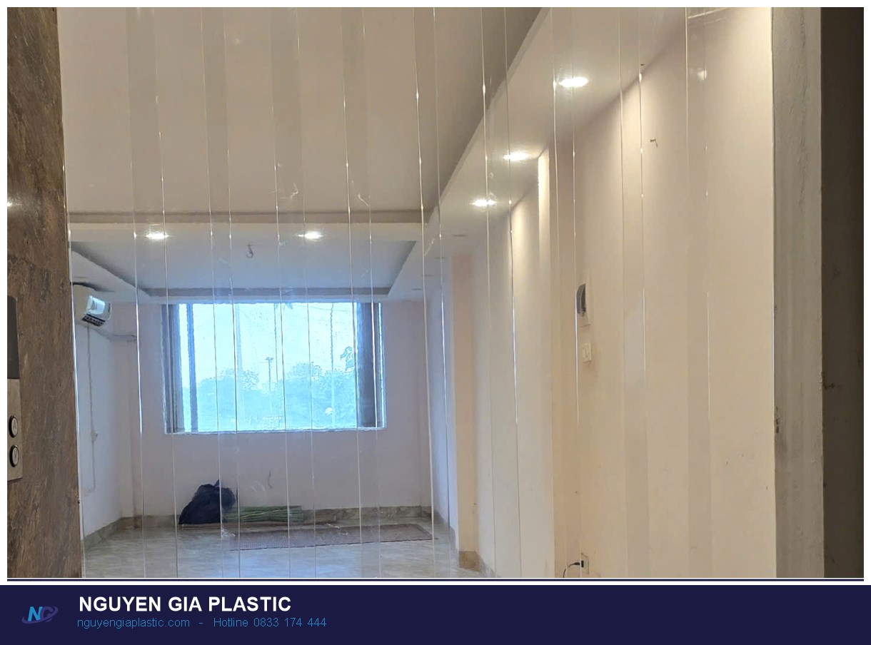 Rèm nhựa PVC trong suốt lắp tại hành lang