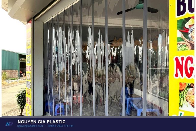 Rèm nhựa PVC lắp mặt tiền quán ăn