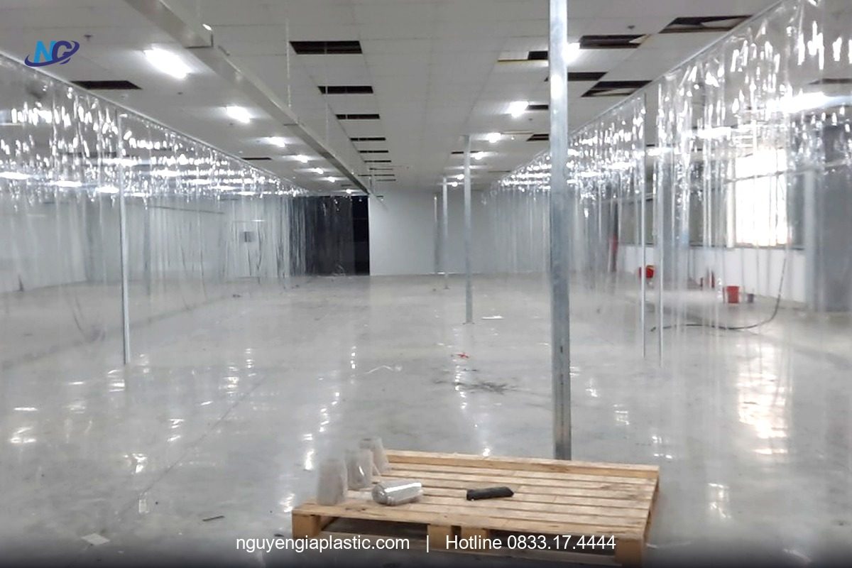 Rèm nhựa PVC lắp đặt thực tế tại Khánh Hòa