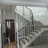 Rèm nhựa PVC trong suốt lắp cửa đi lại ở cầu thang có cổng sắt