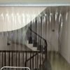 Rèm nhựa PVC trong suốt lắp cửa đi lại ở cầu thang