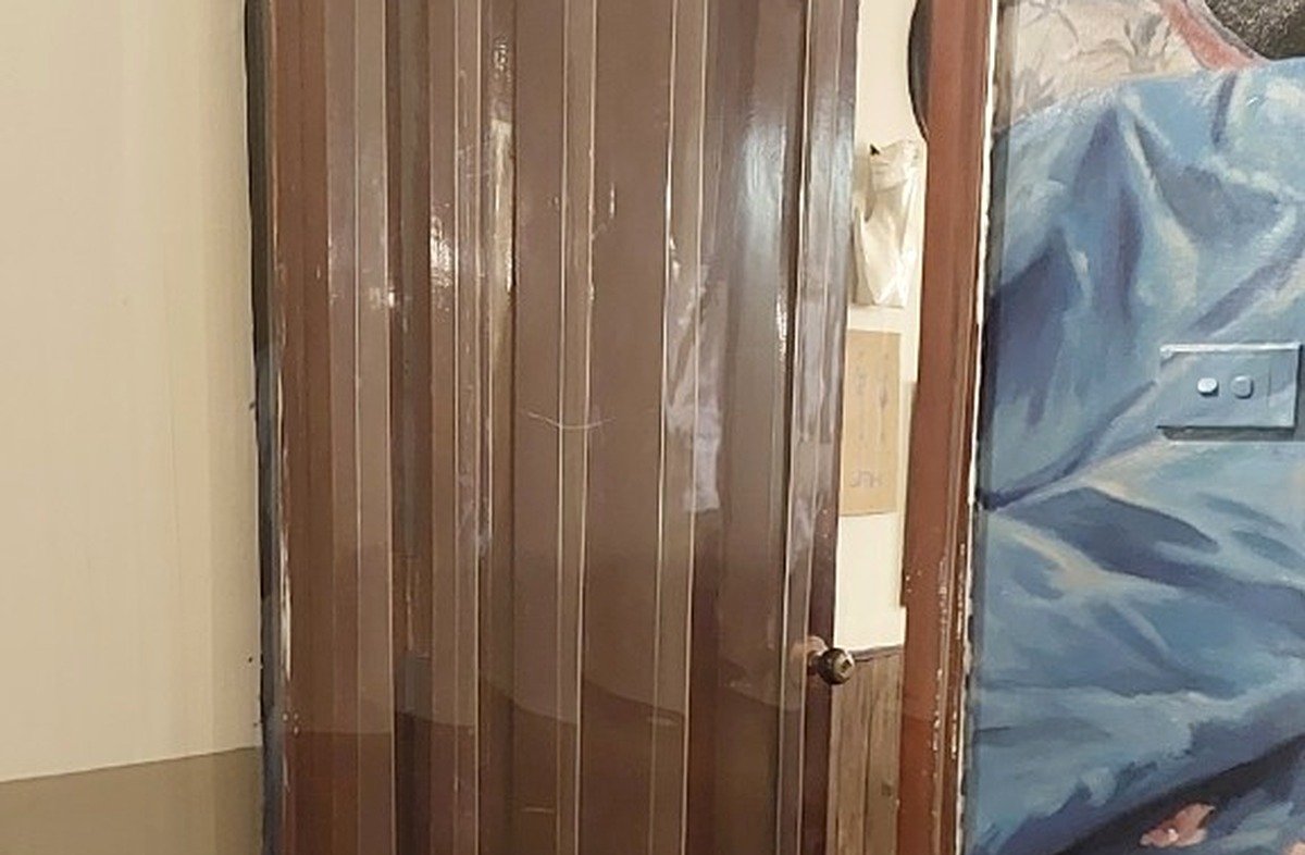 Rèm nhựa PVC ngăn lạnh ở cửa phòng ngủ gia đình