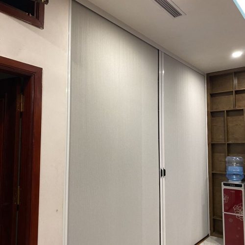 Rèm tổ ong ngăn lạnh điều hòa lắp trong phòng khách