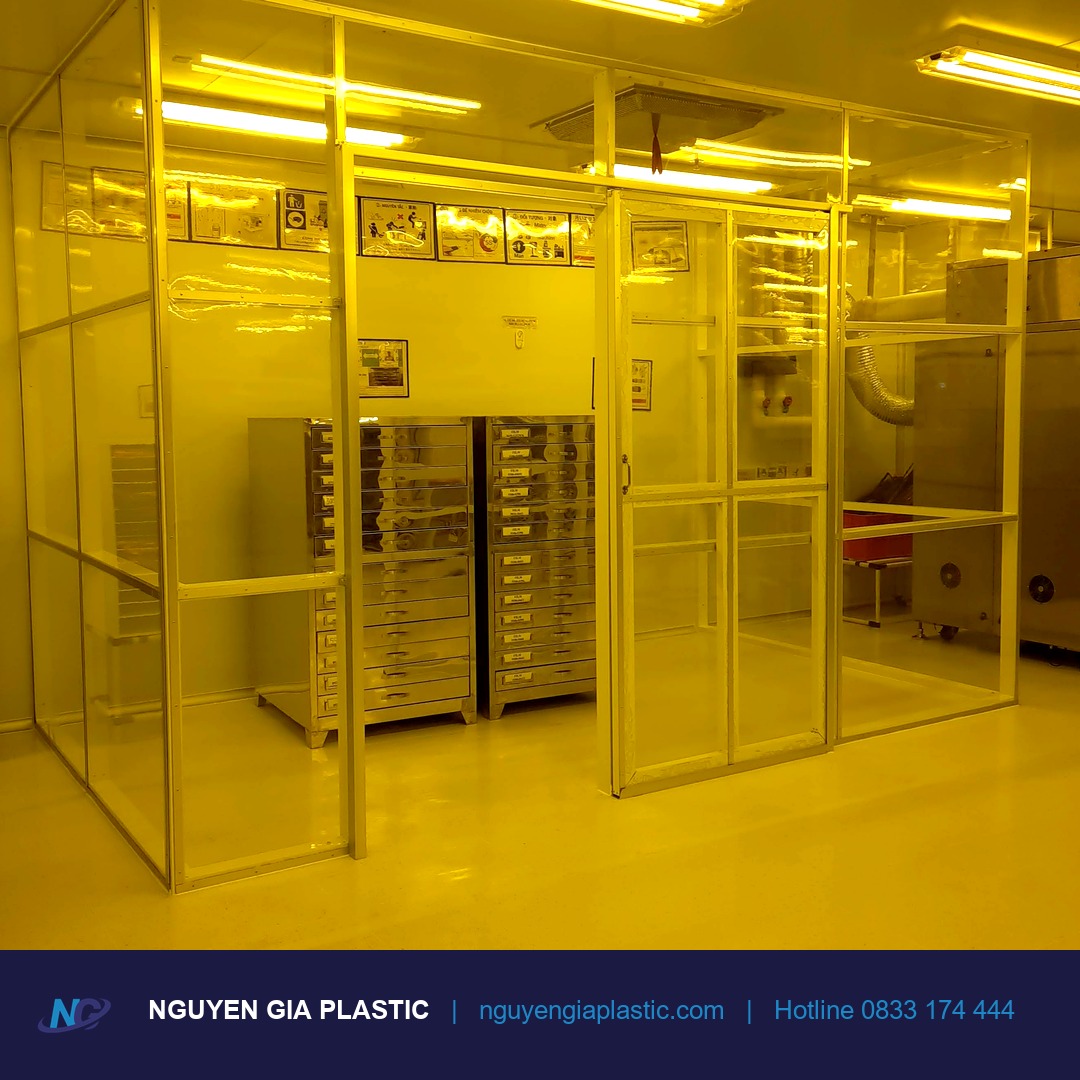 Vách nhựa PVC ngăn phòng sạch nhà máy